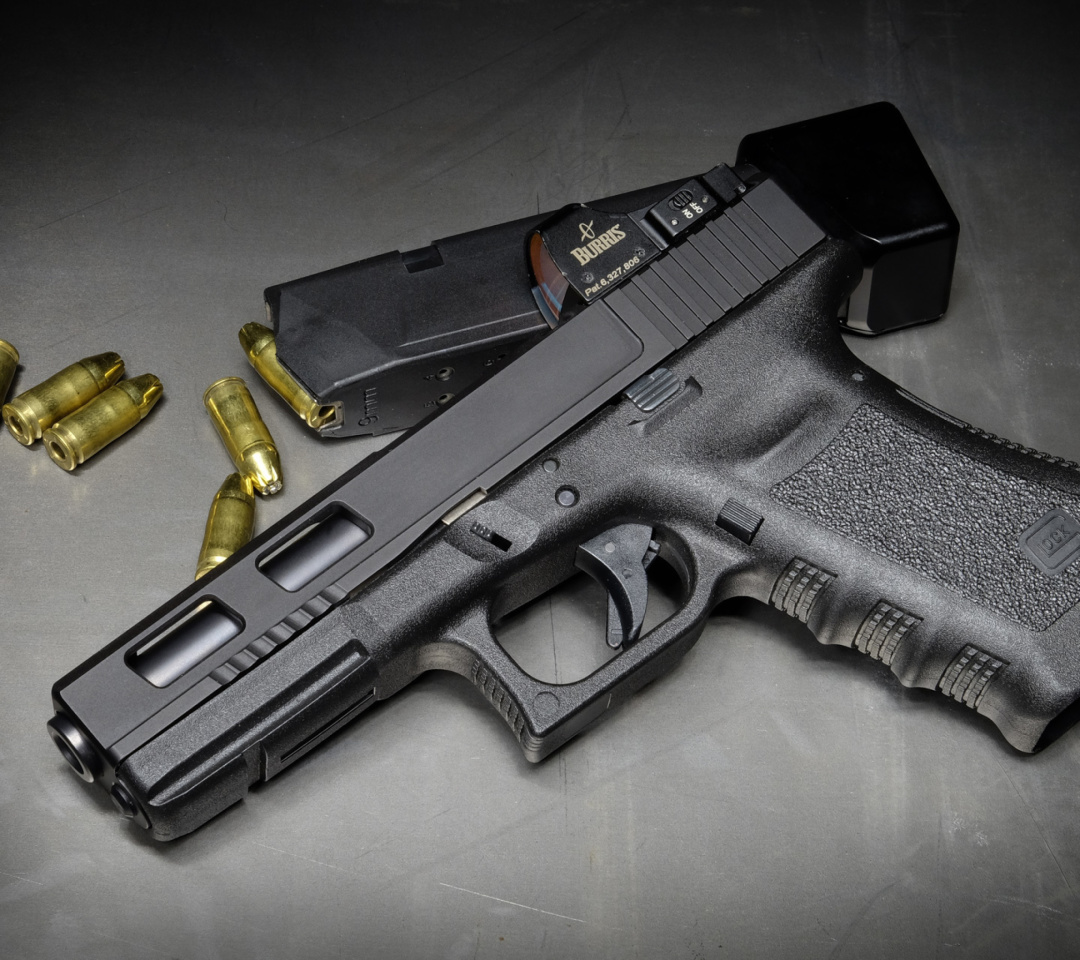 Das Glock 17 Pistol Wallpaper 1080x960