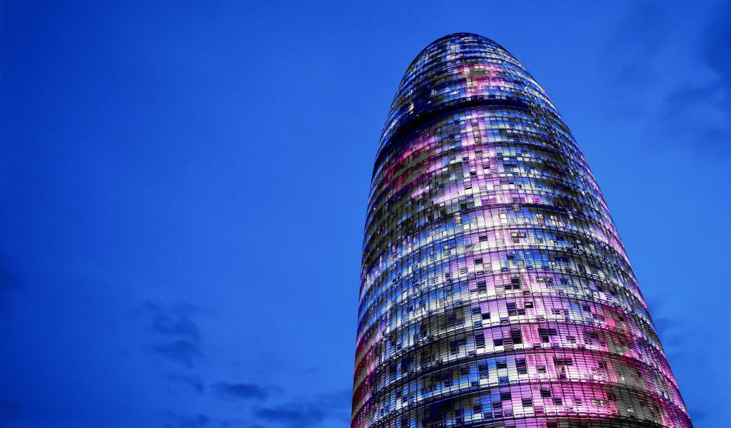 Обои Torre Agbar in Barcelona 1024x600