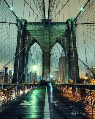 Brooklyn Bridge At Night - Obrázkek zdarma pro Nokia C2-05