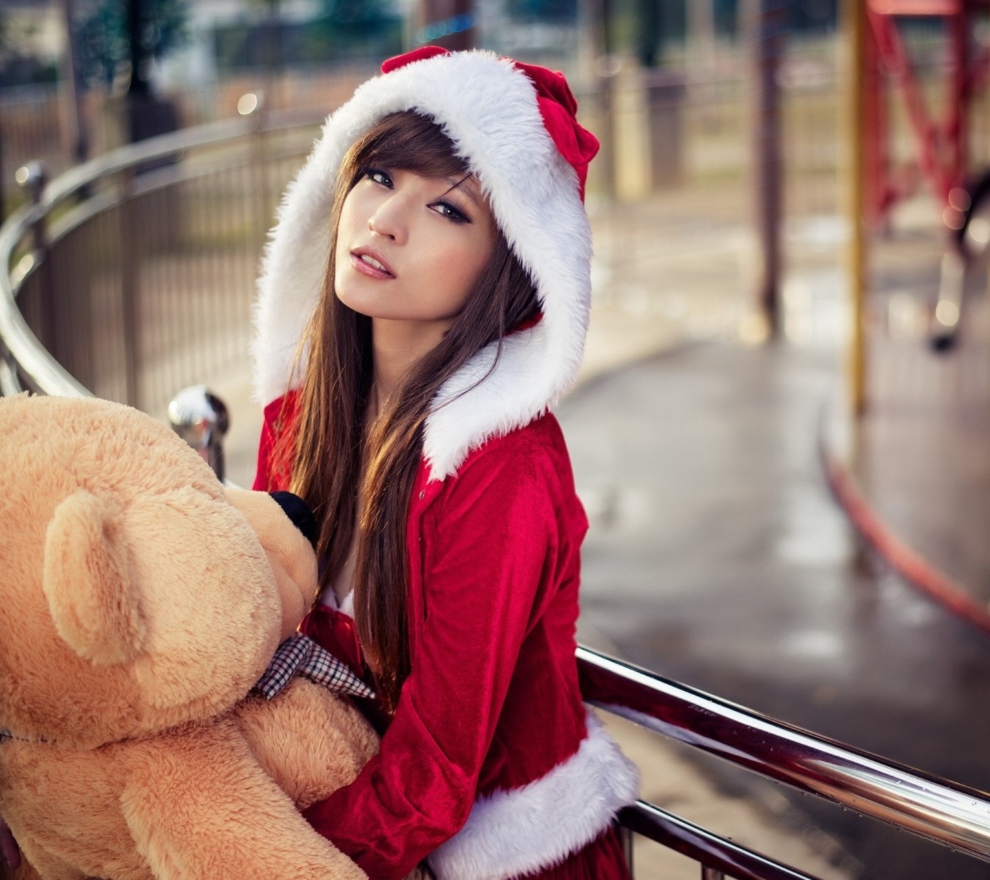 Santa Girl With Teddy Bear screenshot #1 1440x1280