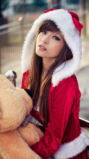 Santa Girl With Teddy Bear screenshot #1 360x640
