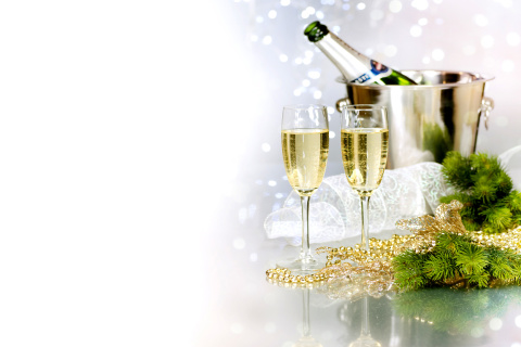 Обои Champagne To Celebrate The New Year 480x320