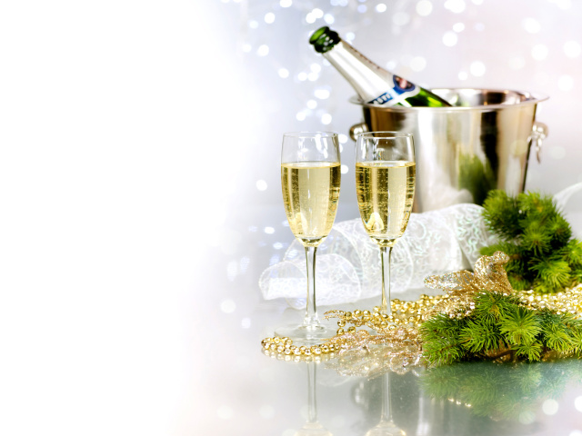 Das Champagne To Celebrate The New Year Wallpaper 640x480
