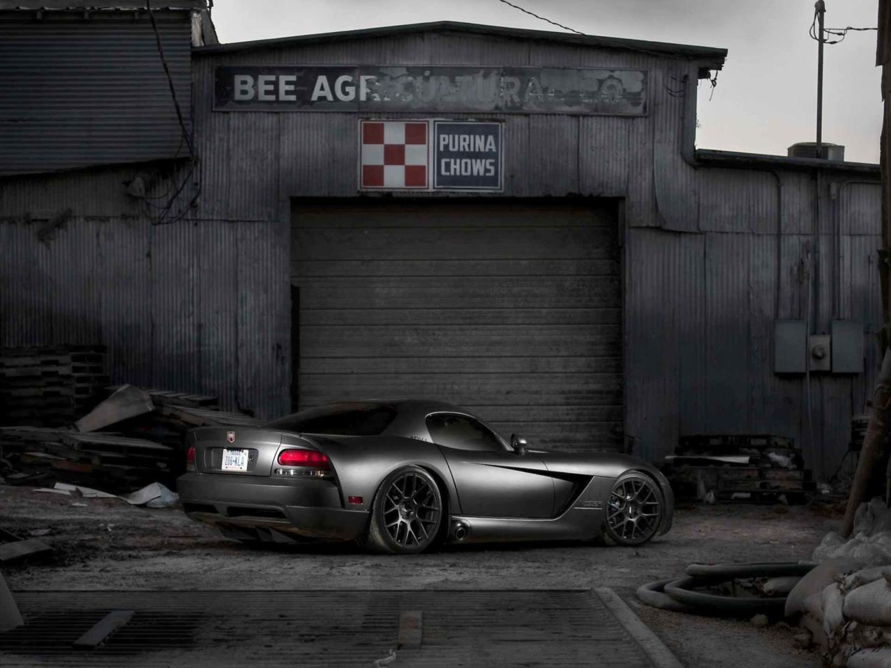 Обои Black Dodge Viper 1280x960