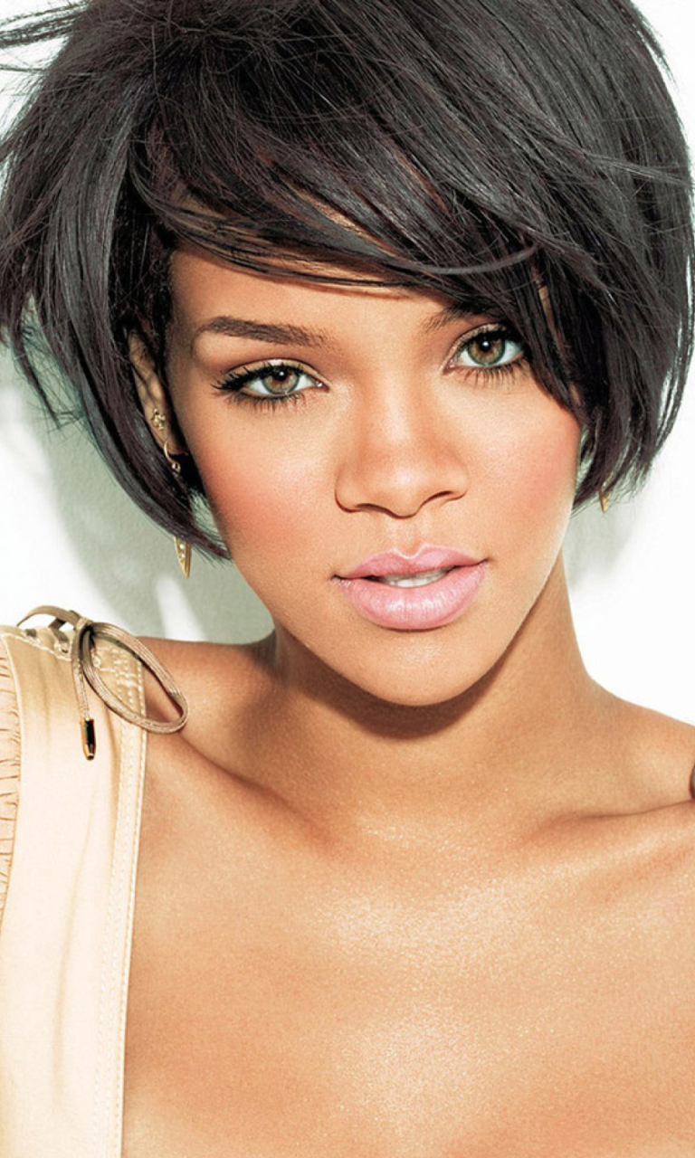 Обои Rihanna 768x1280