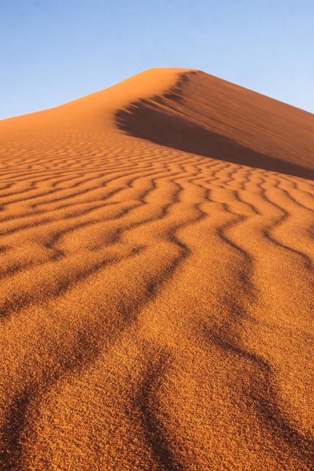 Dune in desert screenshot #1 640x960
