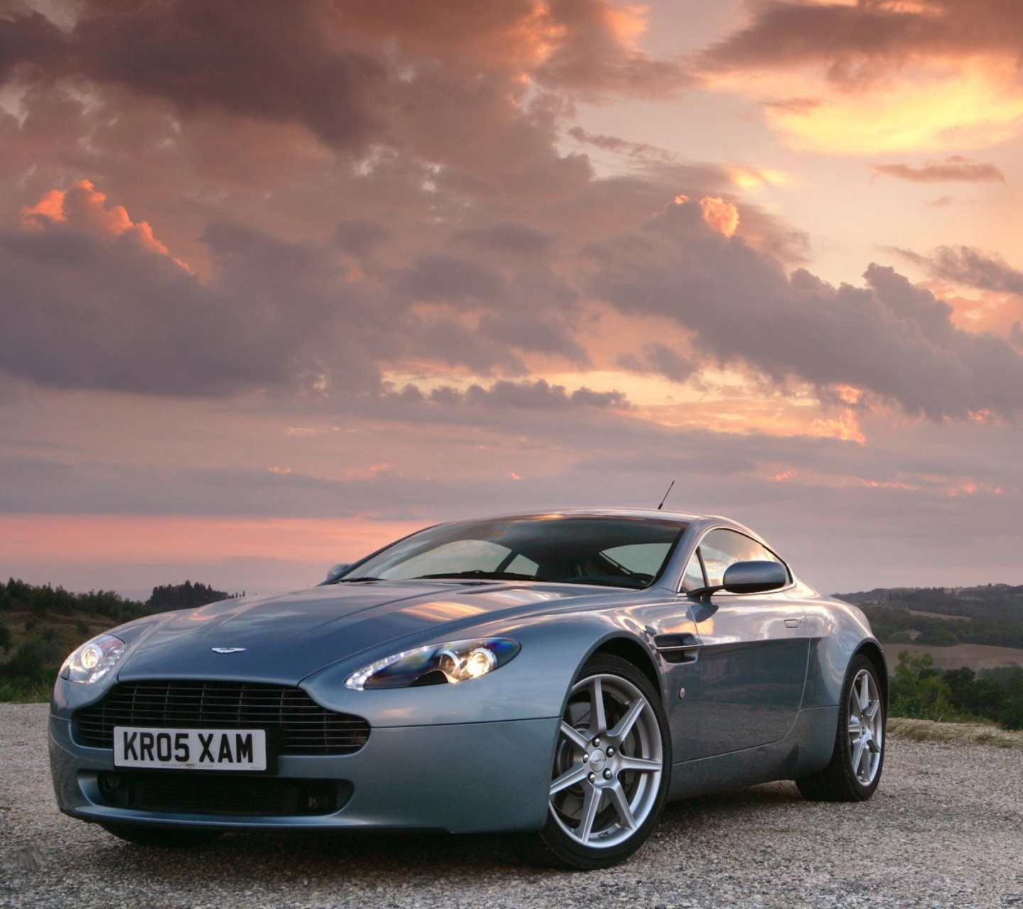 Das Aston Martin Vantage Wallpaper 1440x1280