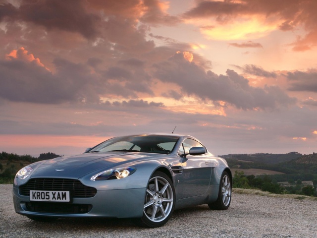 Screenshot №1 pro téma Aston Martin Vantage 640x480