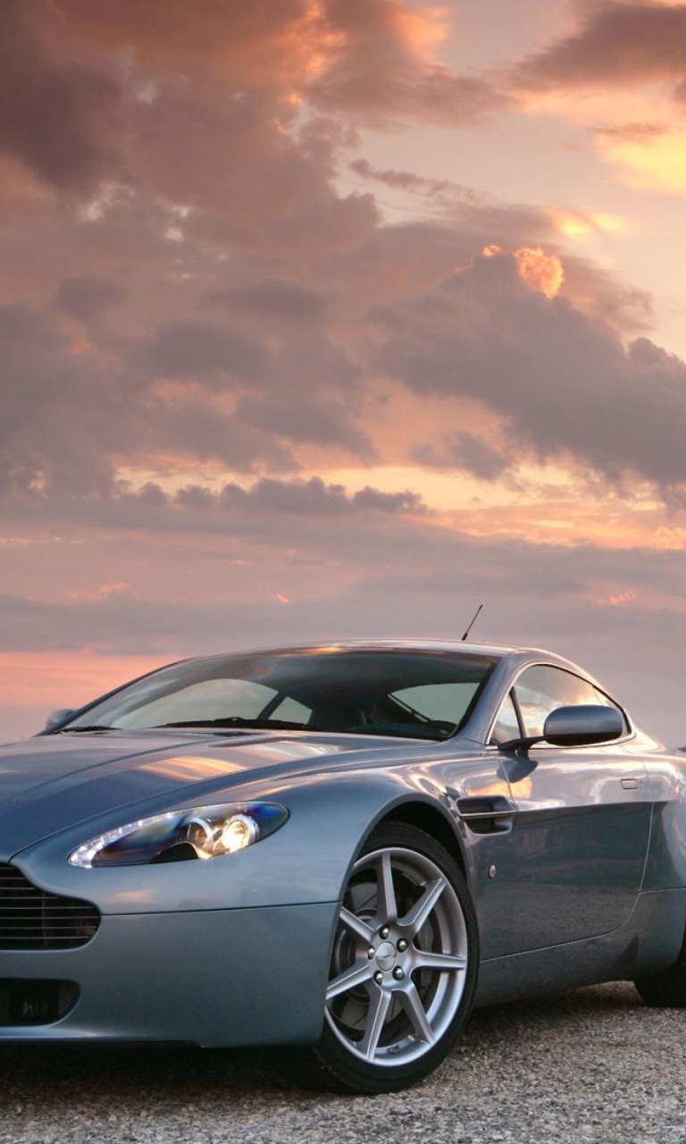 Sfondi Aston Martin Vantage 768x1280