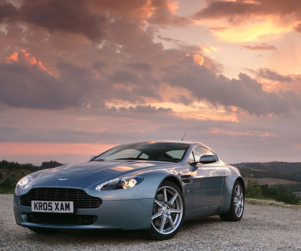 Aston Martin Vantage screenshot #1 960x800