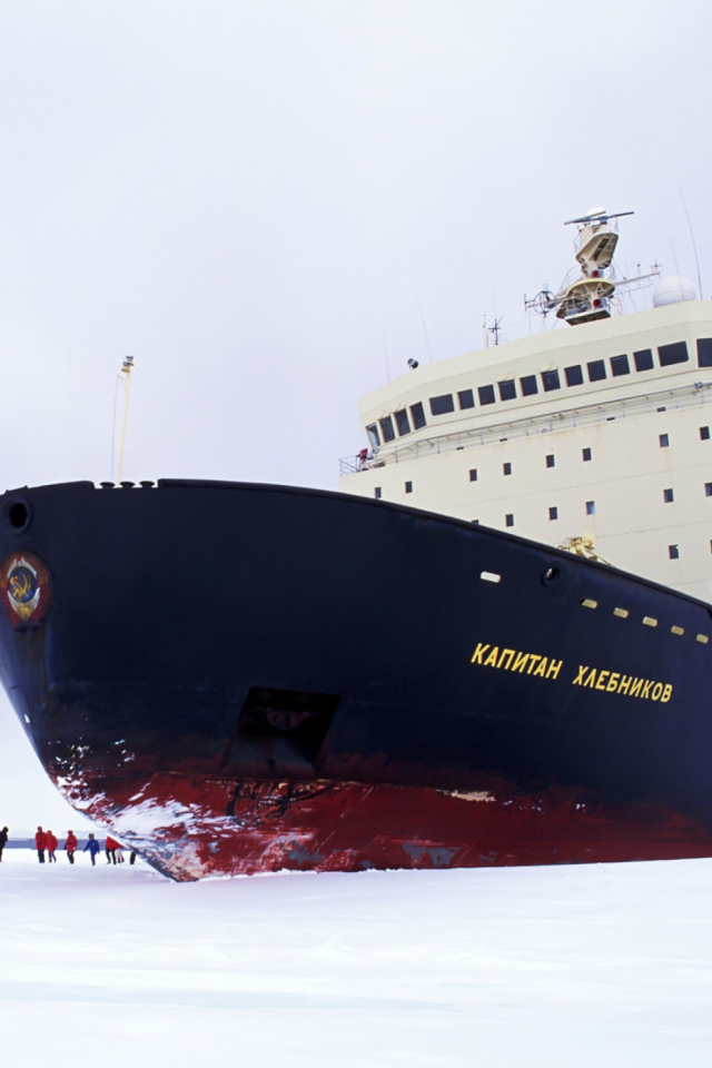Das The Russian Icebreaker Kapitan Khlebnikov Wallpaper 640x960