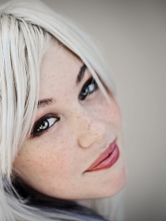 Portrait Of Blonde Girl screenshot #1 240x320