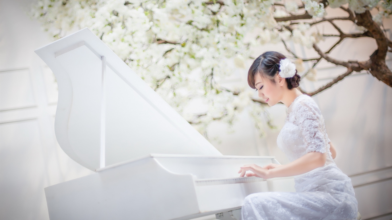 Sfondi Cute Asian Girl In White Dress Playing Piano 1366x768