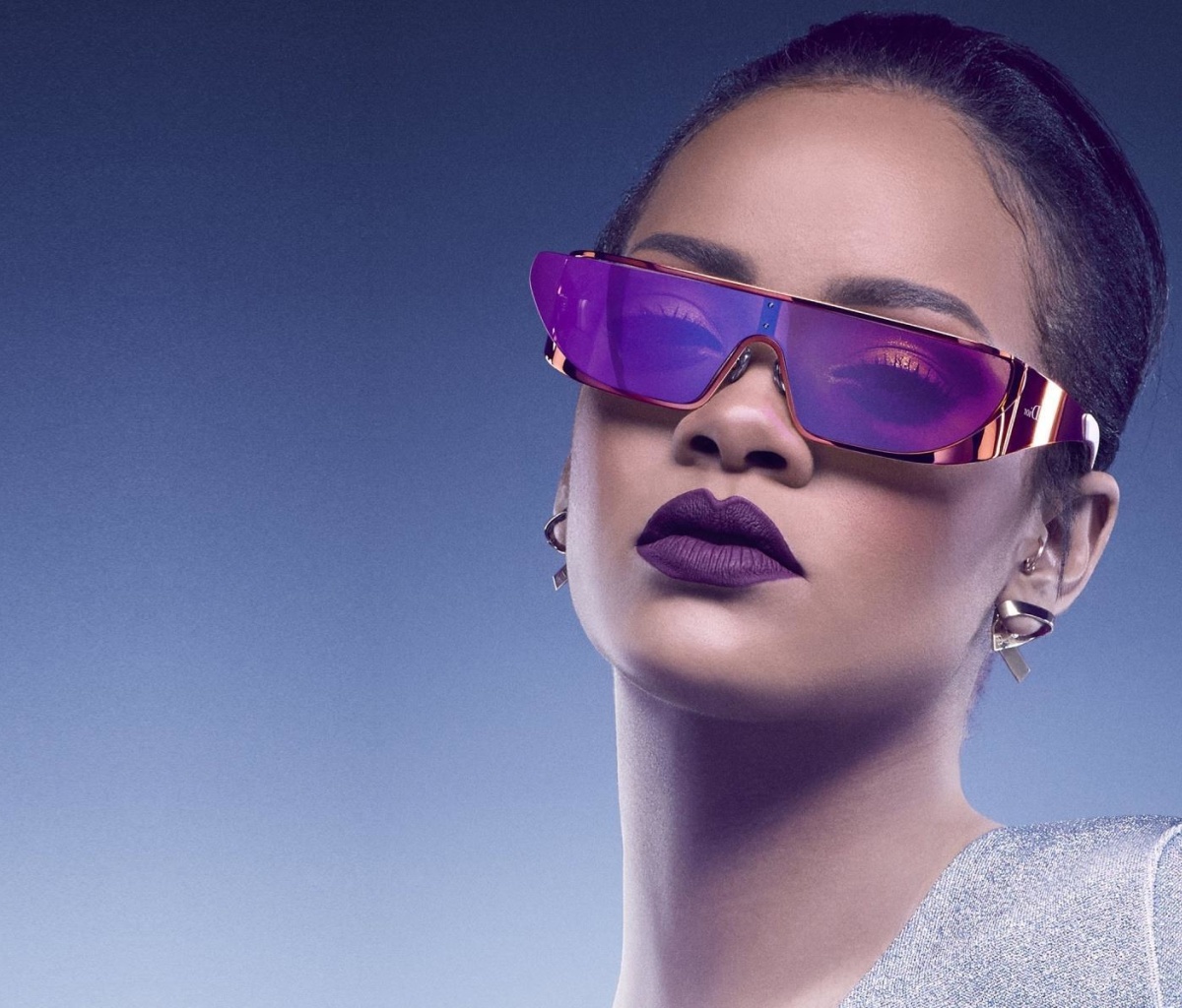 Sfondi Rihanna in Dior Sunglasses 1200x1024