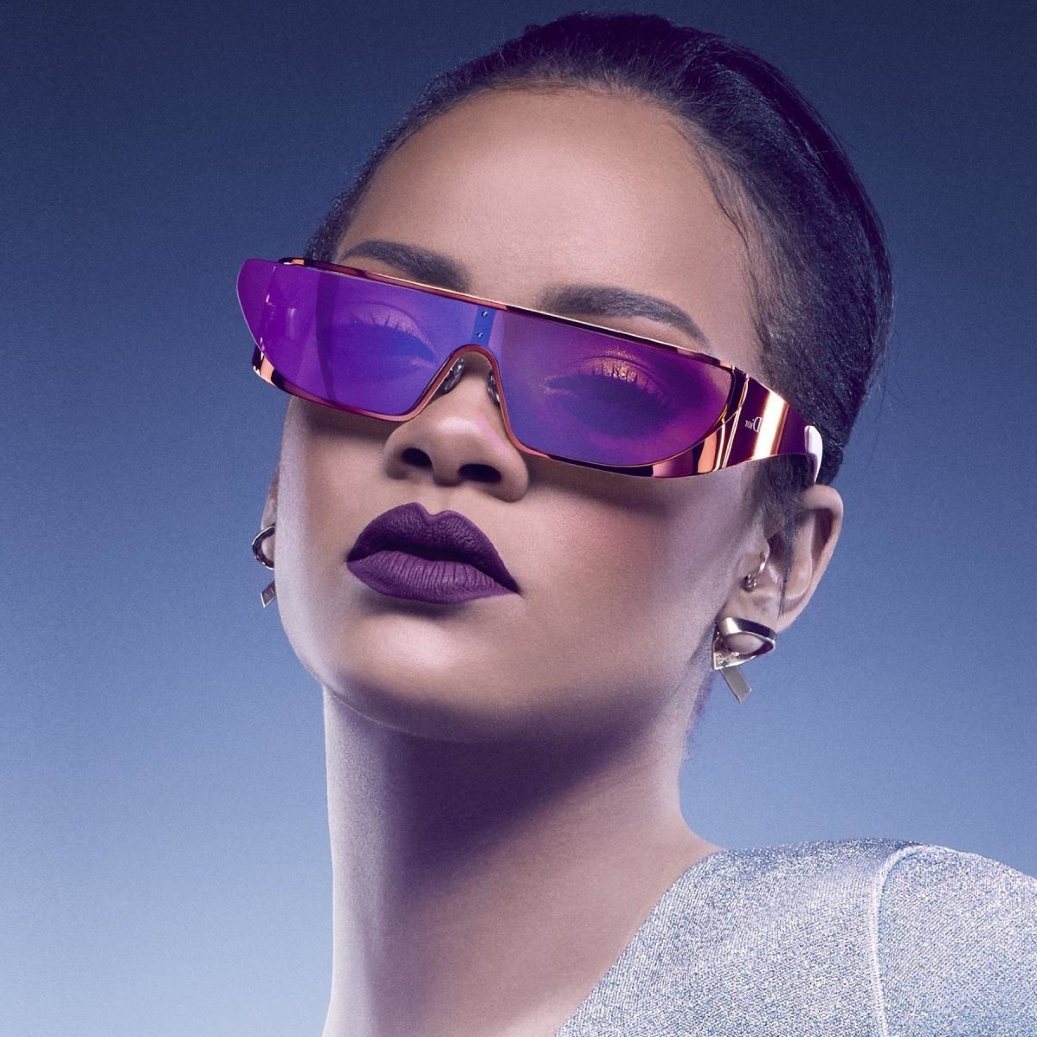 Обои Rihanna in Dior Sunglasses 2048x2048