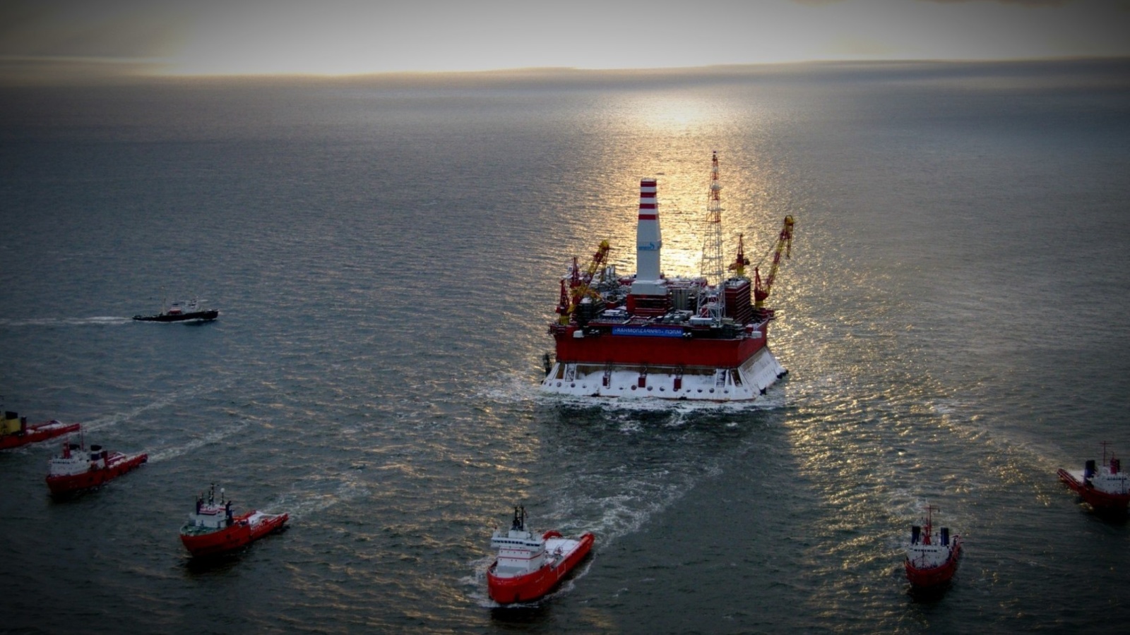 Обои Oil platform in Sea 1600x900