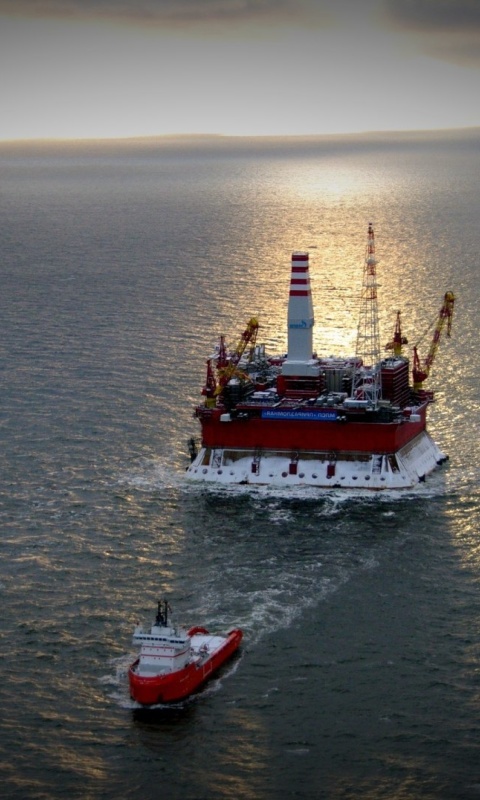 Обои Oil platform in Sea 480x800