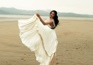 White Dress Picture for Android, iPhone and iPad