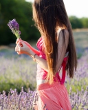 Screenshot №1 pro téma Girl With Field Flowers 128x160