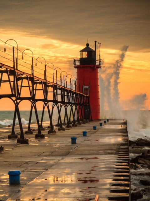 Обои Grand Haven lighthouse in Michigan 480x640
