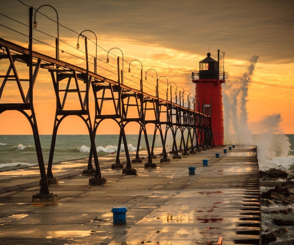 Grand Haven lighthouse in Michigan wallpaper 960x800