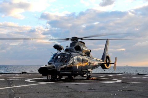 Обои Helicopter on Aircraft Carrier 480x320