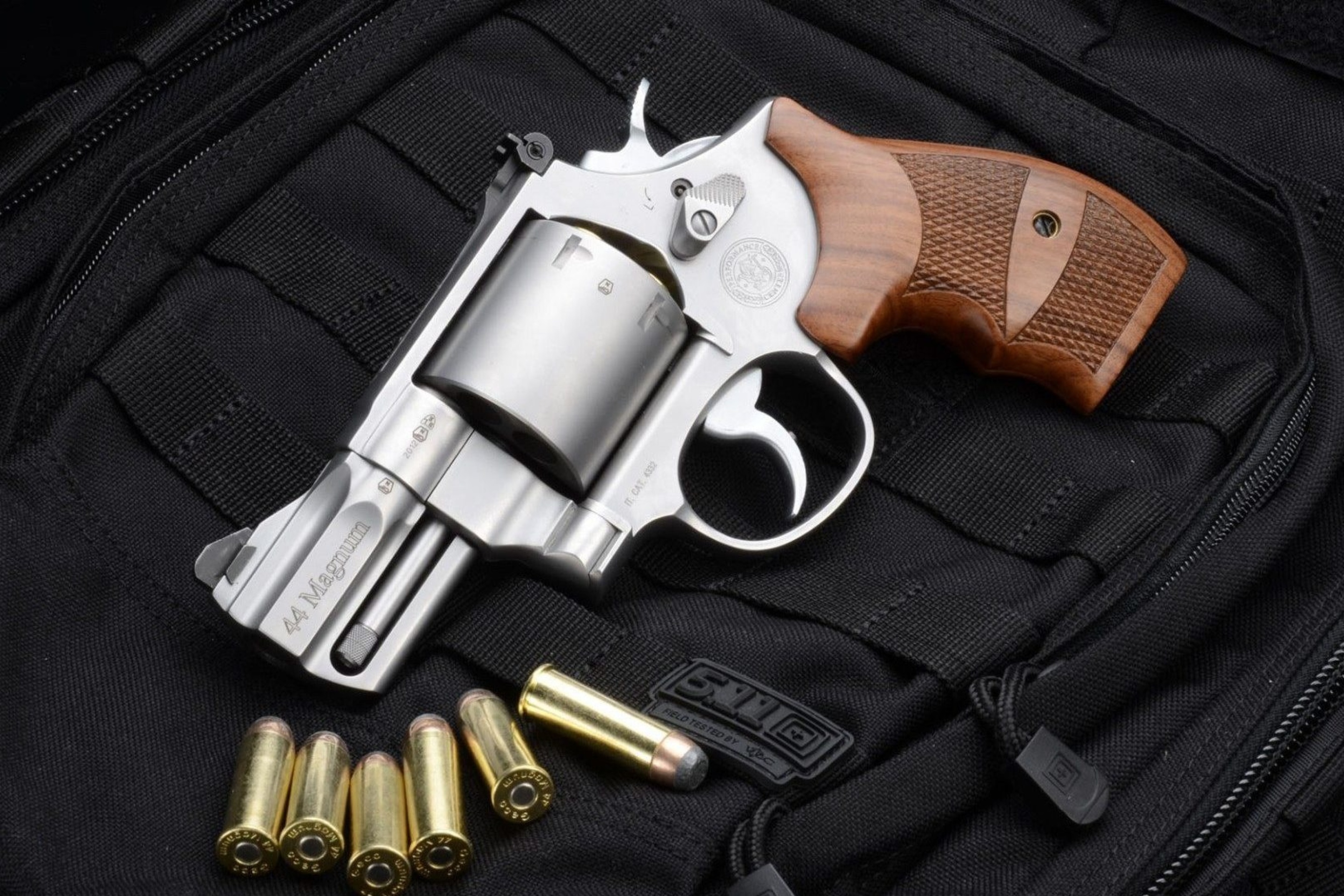 Smith & Wesson 629 wallpaper 2880x1920