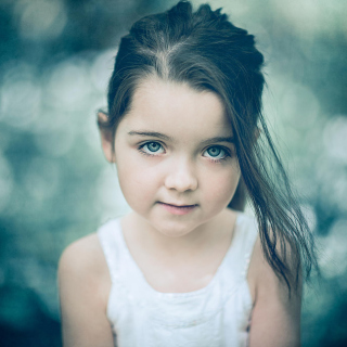 Little Pretty Girl - Obrázkek zdarma pro iPad