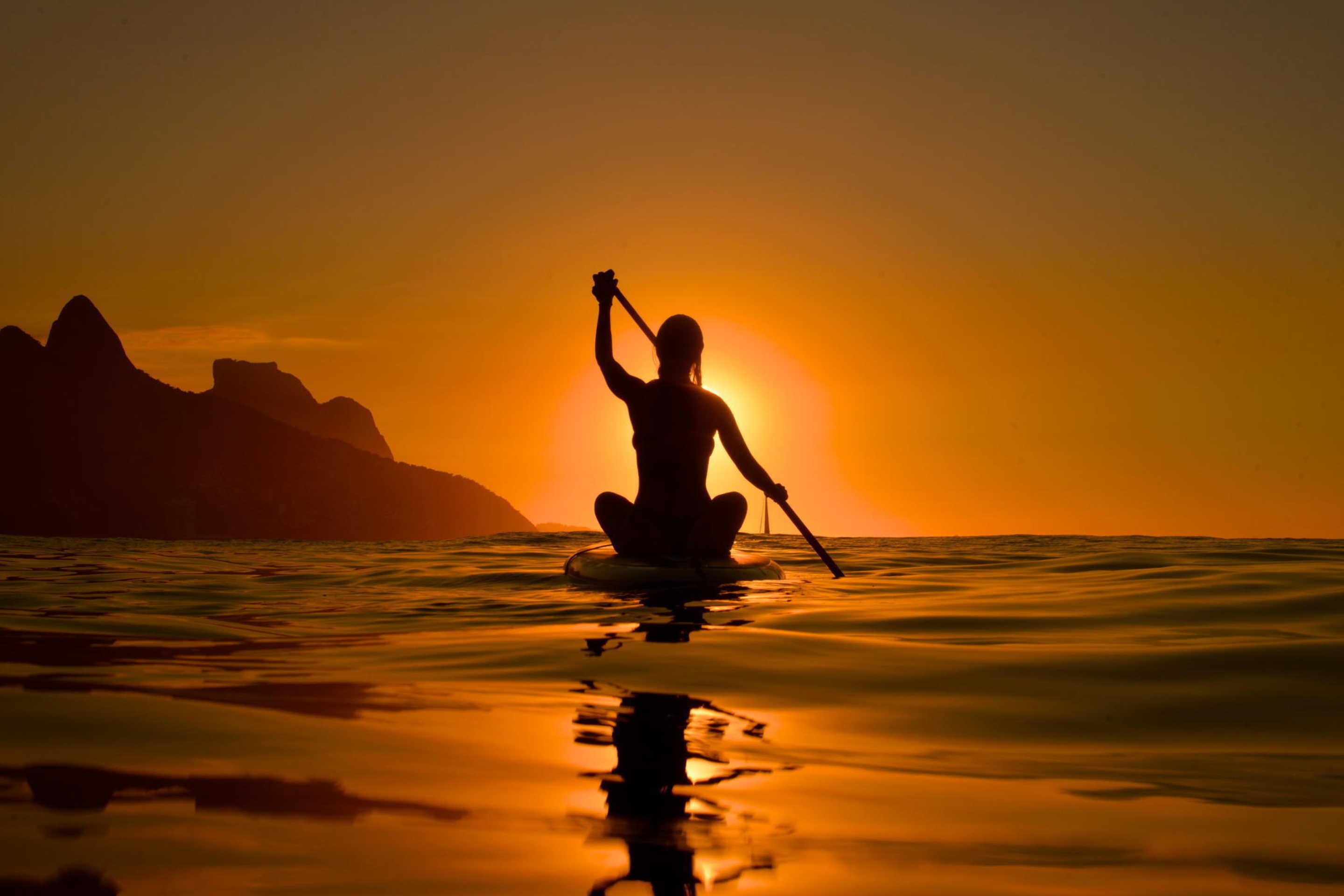 Fondo de pantalla Sunset Surfer 2880x1920