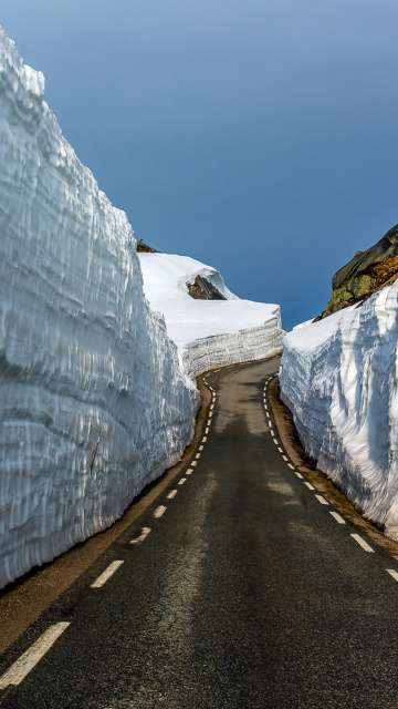 Fondo de pantalla Road in Glacier 360x640