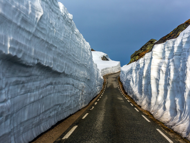 Das Road in Glacier Wallpaper 640x480