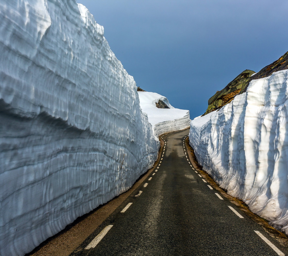 Das Road in Glacier Wallpaper 960x854