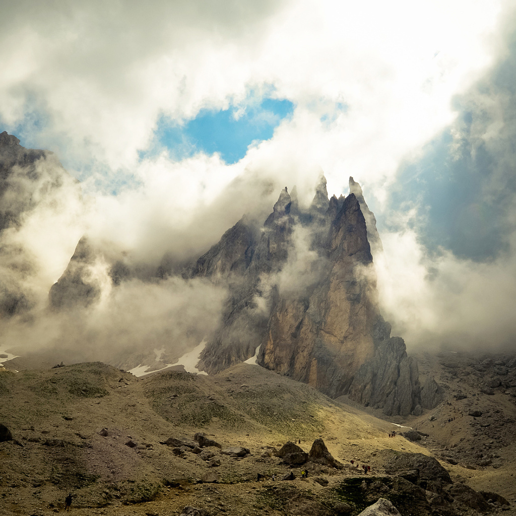 Screenshot №1 pro téma Mountains Peaks in Fog, Landscape 1024x1024