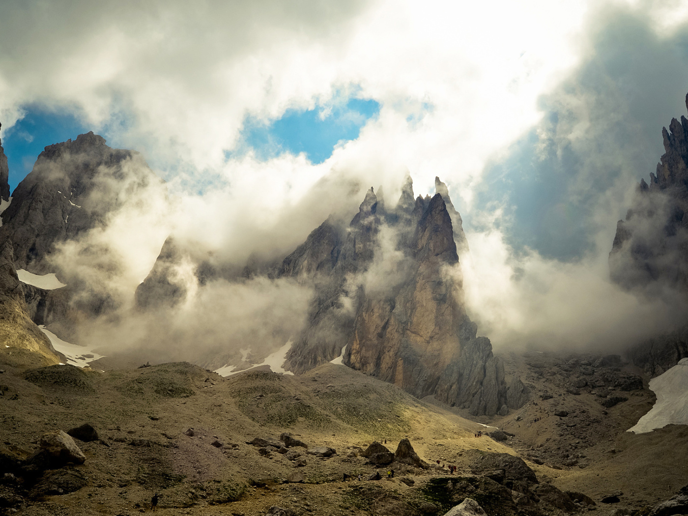 Screenshot №1 pro téma Mountains Peaks in Fog, Landscape 1400x1050