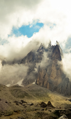 Sfondi Mountains Peaks in Fog, Landscape 240x400
