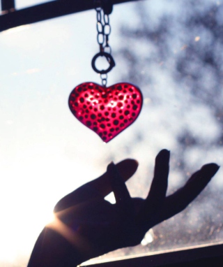 Heart Necklace - Obrázkek zdarma pro iPhone 5