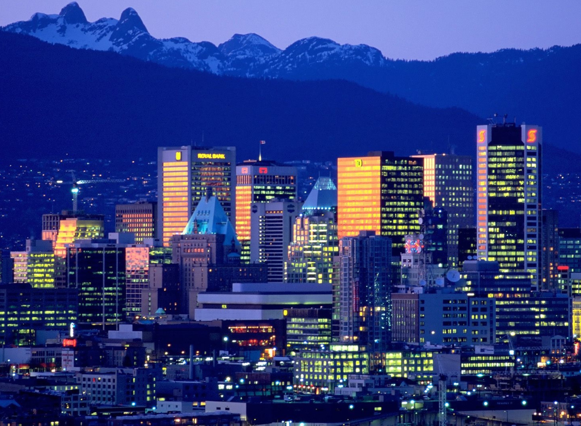 Fondo de pantalla Vancouver Skyline 1920x1408