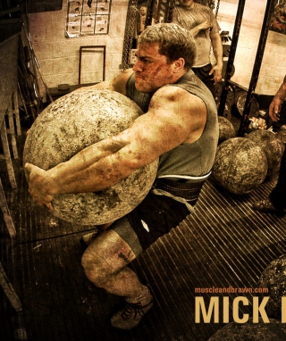 Mick Holding Strongman - Obrázkek zdarma pro Nokia X7