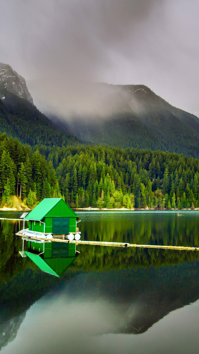 Capilano Lake in North Vancouver wallpaper 640x1136