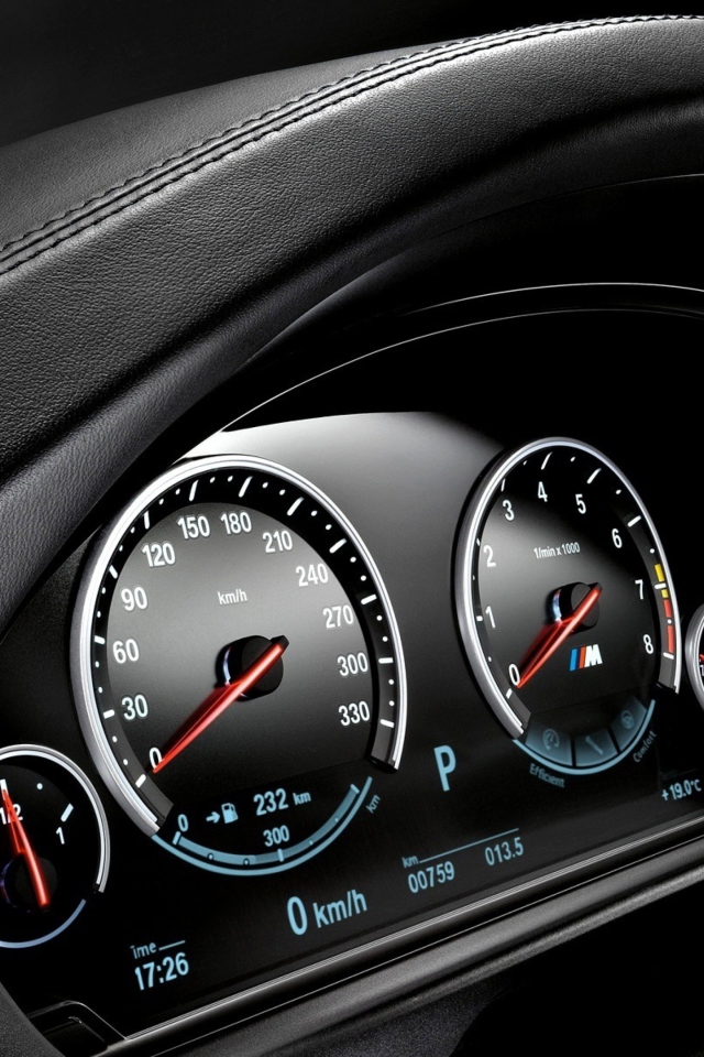 Обои BMW M3 E92 Speedo 640x960