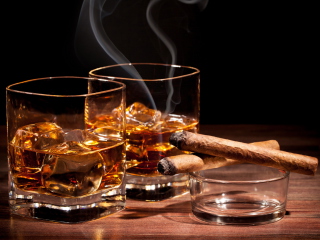 Das Whisky & Cigar Wallpaper 320x240