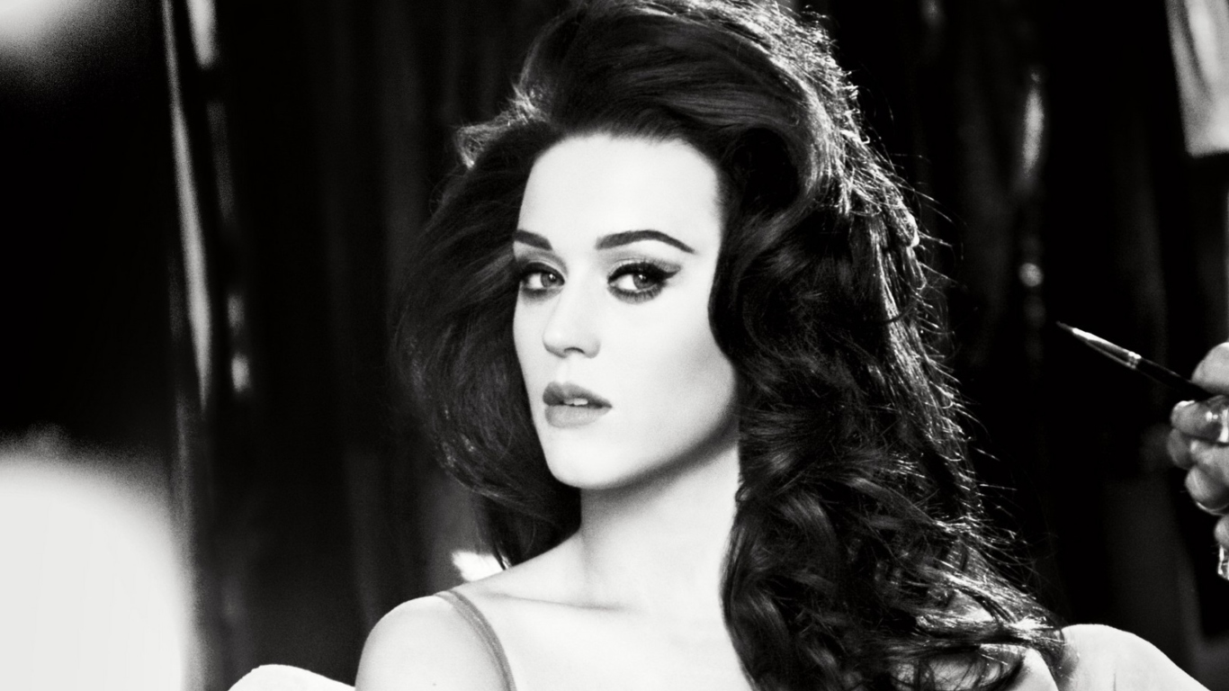 Screenshot №1 pro téma Katy Perry Black And White 1366x768