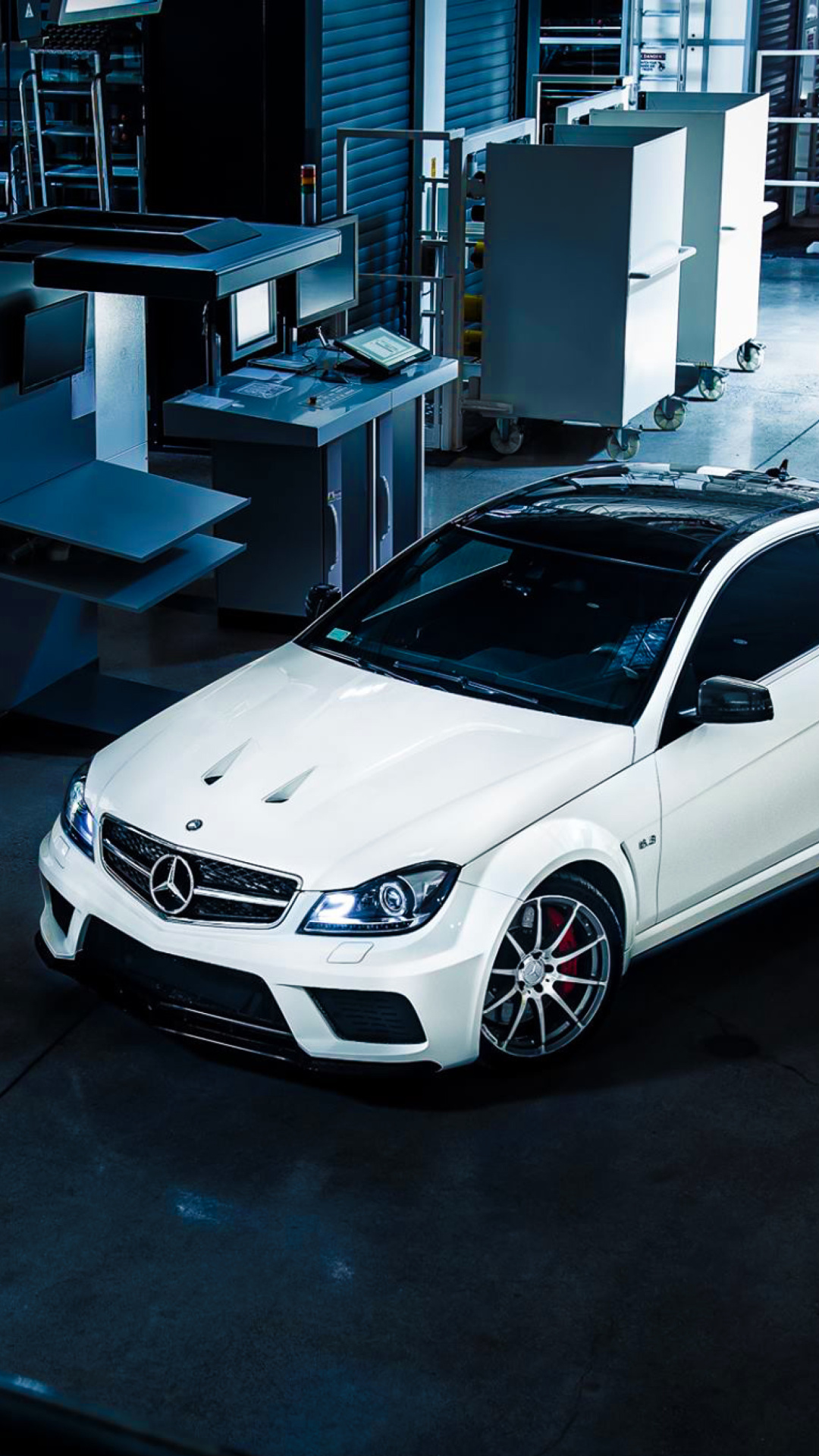 Sfondi Mercedes Benz C63 AMG 1080x1920