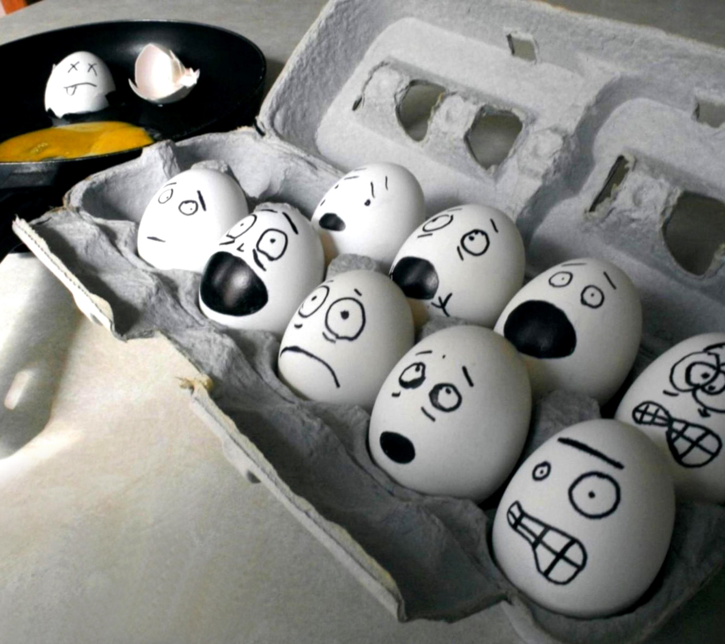 Das Funny Eggs Wallpaper 1440x1280