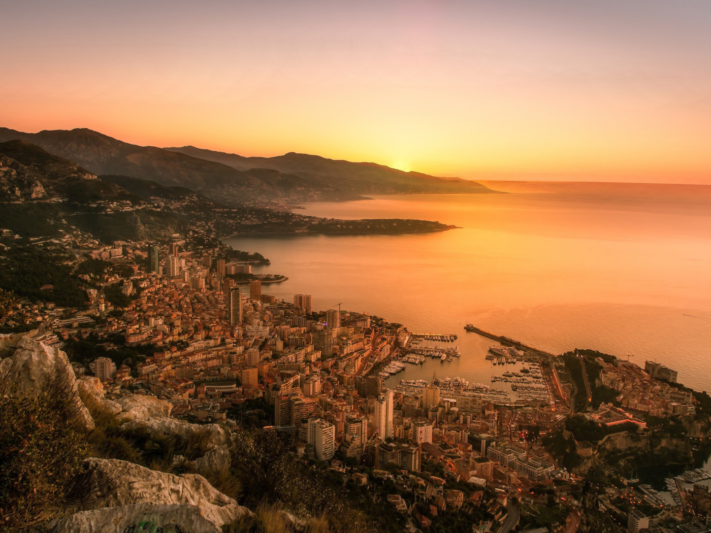 Das Monaco Panoramic Photo Wallpaper 1400x1050