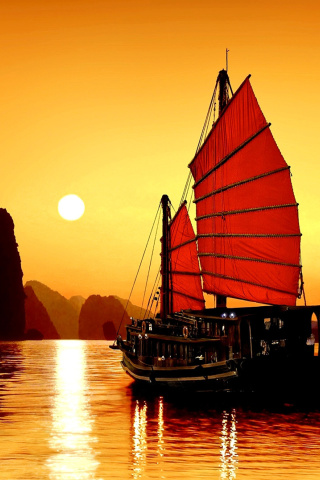 Fondo de pantalla Halong Bay, Vietnama in Sunset 320x480