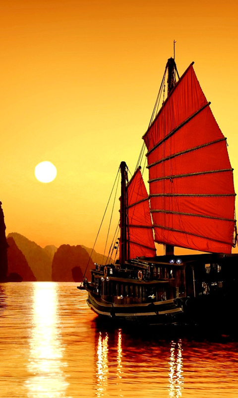 Screenshot №1 pro téma Halong Bay, Vietnama in Sunset 480x800