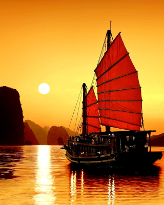 Halong Bay, Vietnama in Sunset - Obrázkek zdarma pro 240x400