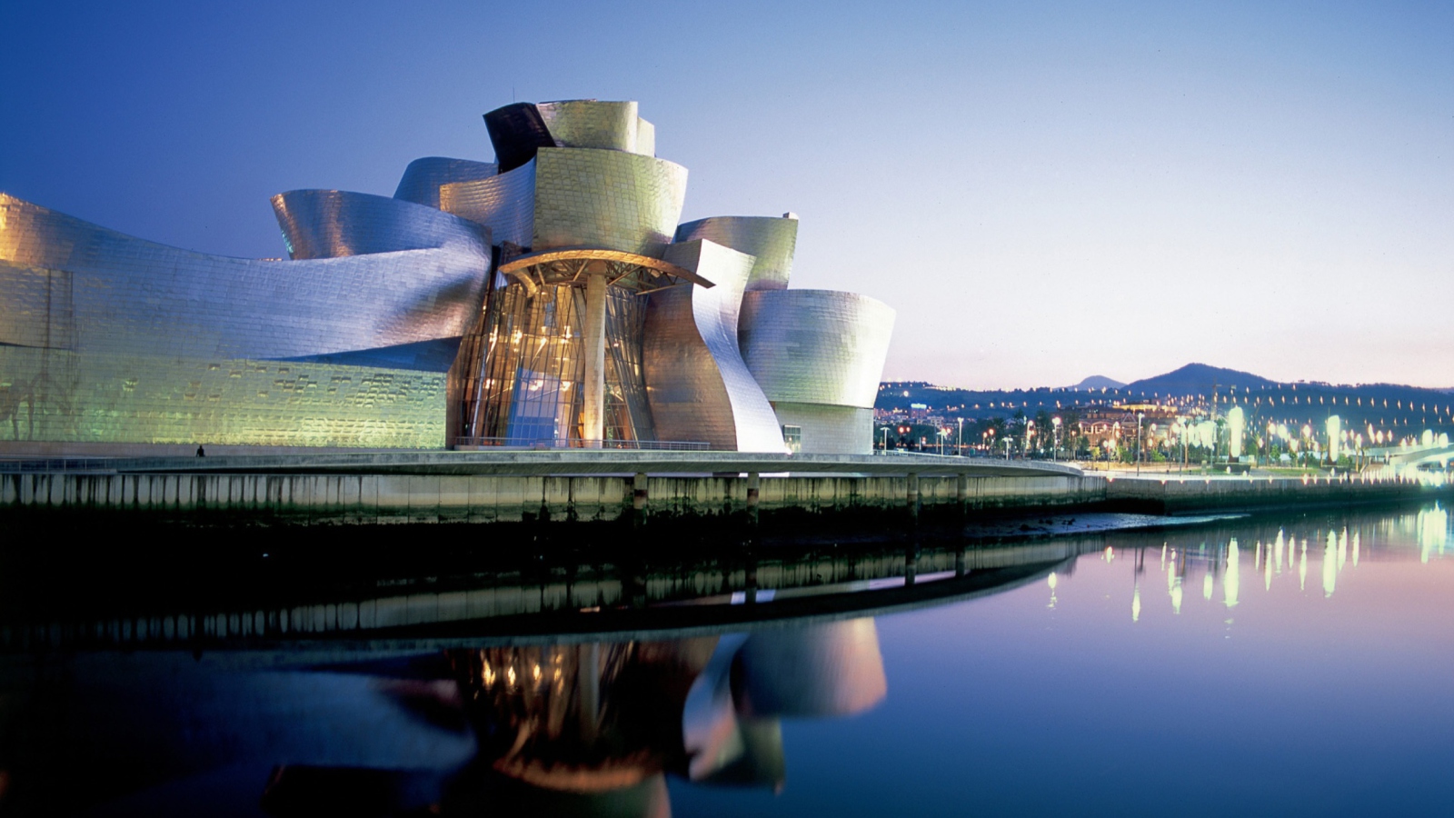Обои Guggenheim Museum Bilbao Spain 1600x900