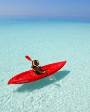 Screenshot №1 pro téma Red Kayak And Transparent Water 176x220